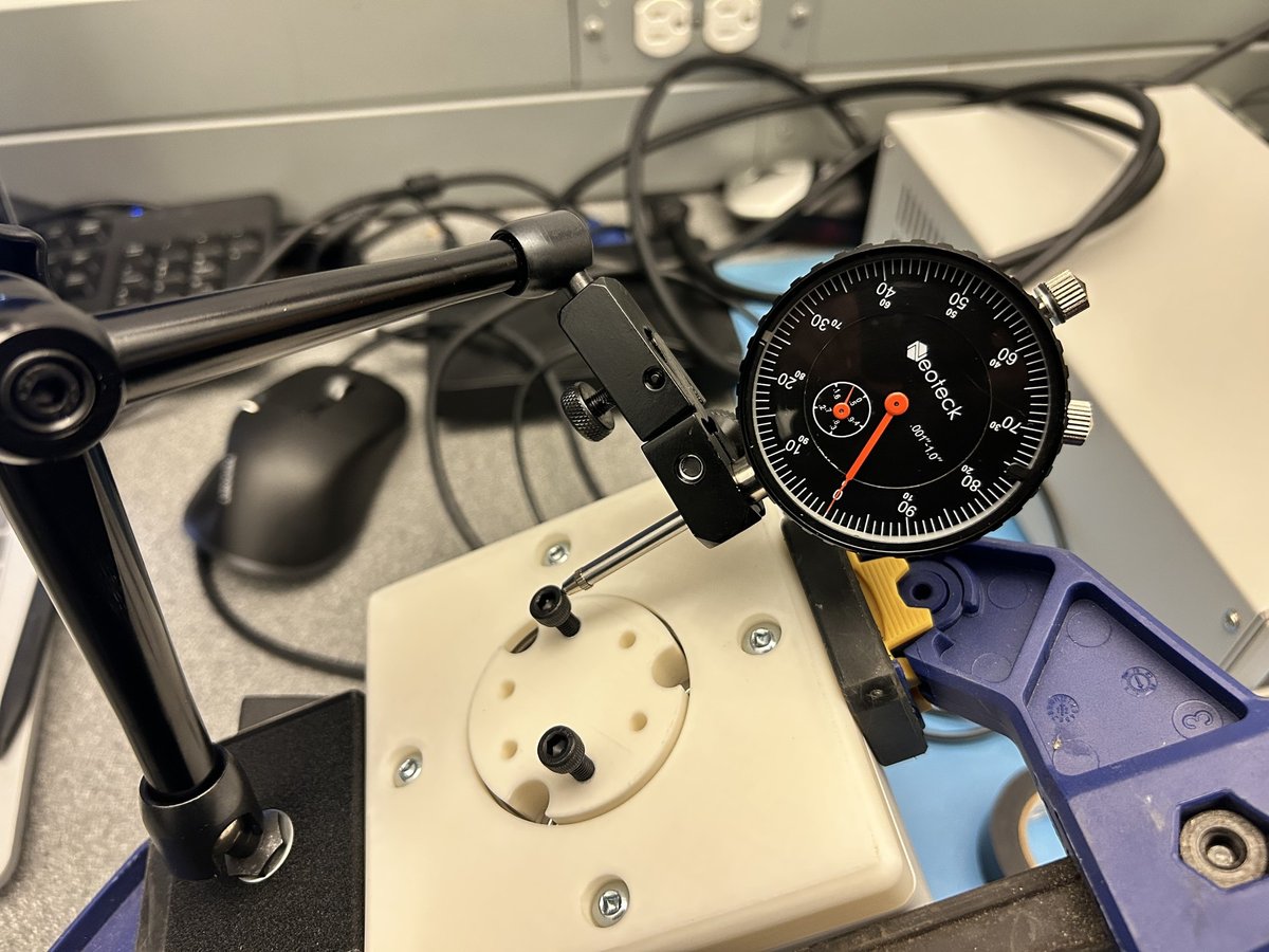 Backlash measurement with dial indicator
